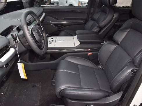 New 2025 Lincoln Navigator L Reserve w/ Jet Appearance Package image 13