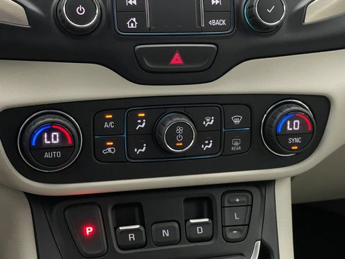 Used 2020 GMC Terrain Denali w/ Denali Premium Package AWD/4WD image 28