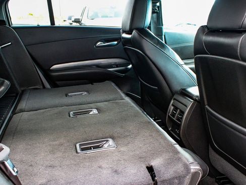 Used 2024 Cadillac XT4 Premium Luxury image 36