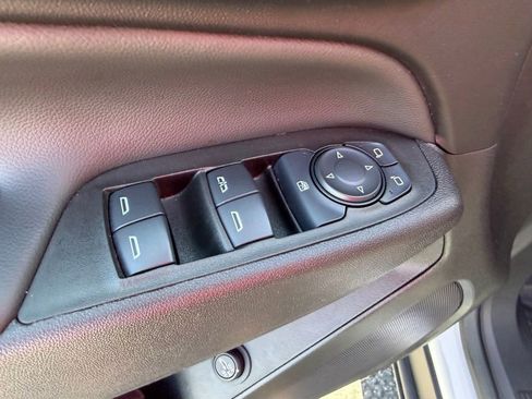 Used 2024 Chevrolet Equinox LT FWD image 24