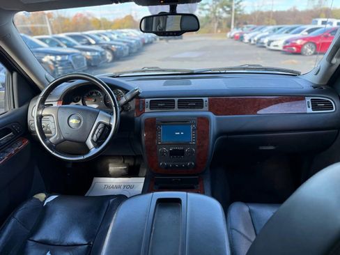 Used 2011 Chevrolet Avalanche LTZ image 15