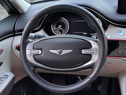 Used 2023 Genesis GV70 2.5T w/ Advanced Package image 22