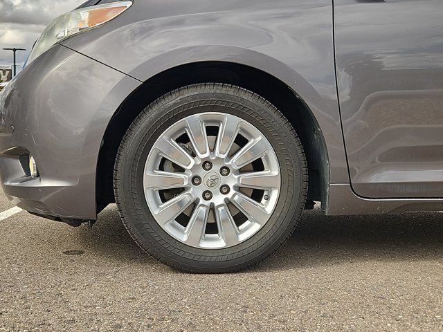 Used 2011 Toyota Sienna Limited w/ Premium Pkg AWD/4WD image 28