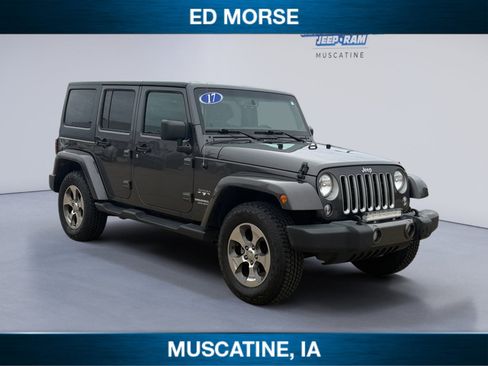 Used 2017 Jeep Wrangler Unlimited Sahara w/ Dual Top Group image 7