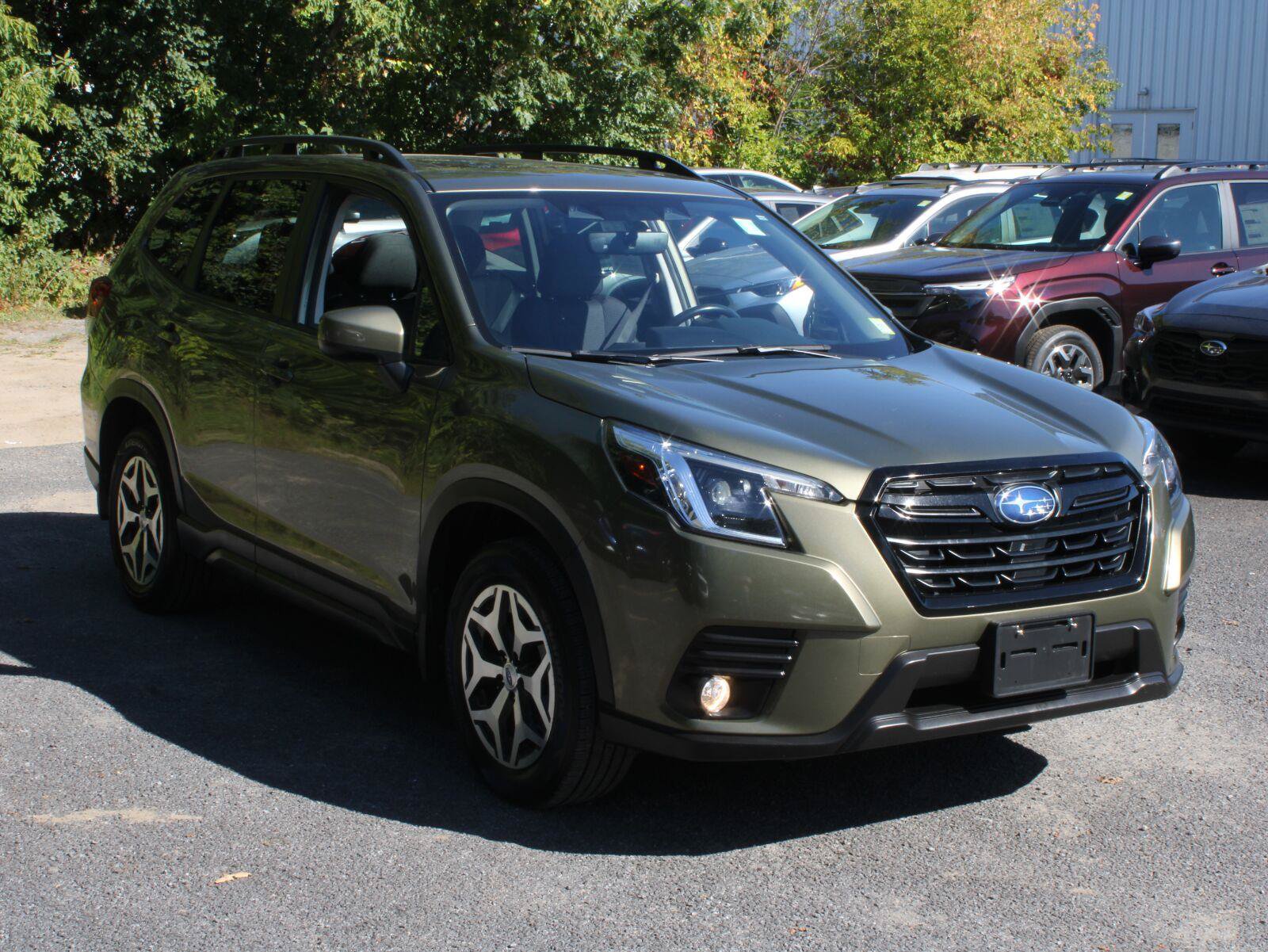 Used 2022 Subaru Forester Premium AWD/4WD image 3