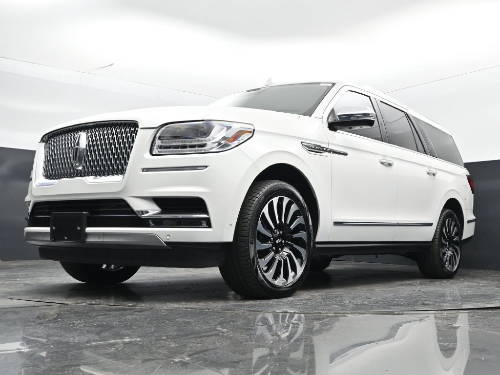 Used 2021 Lincoln Navigator L Black Label w/ Cargo Convenience Package AWD/4WD image 23