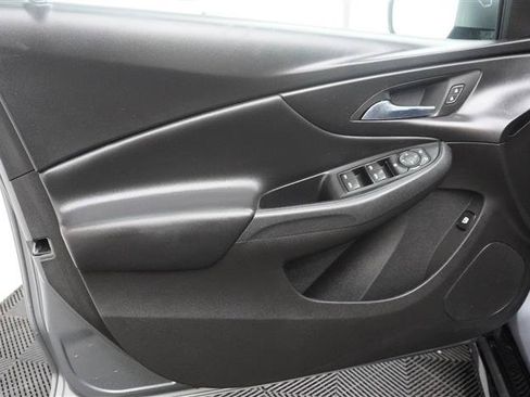 Used 2018 Chevrolet Volt LT w/ Comfort Package FWD image 22
