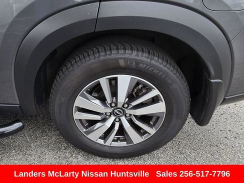 Used 2022 Nissan Pathfinder SL image 12