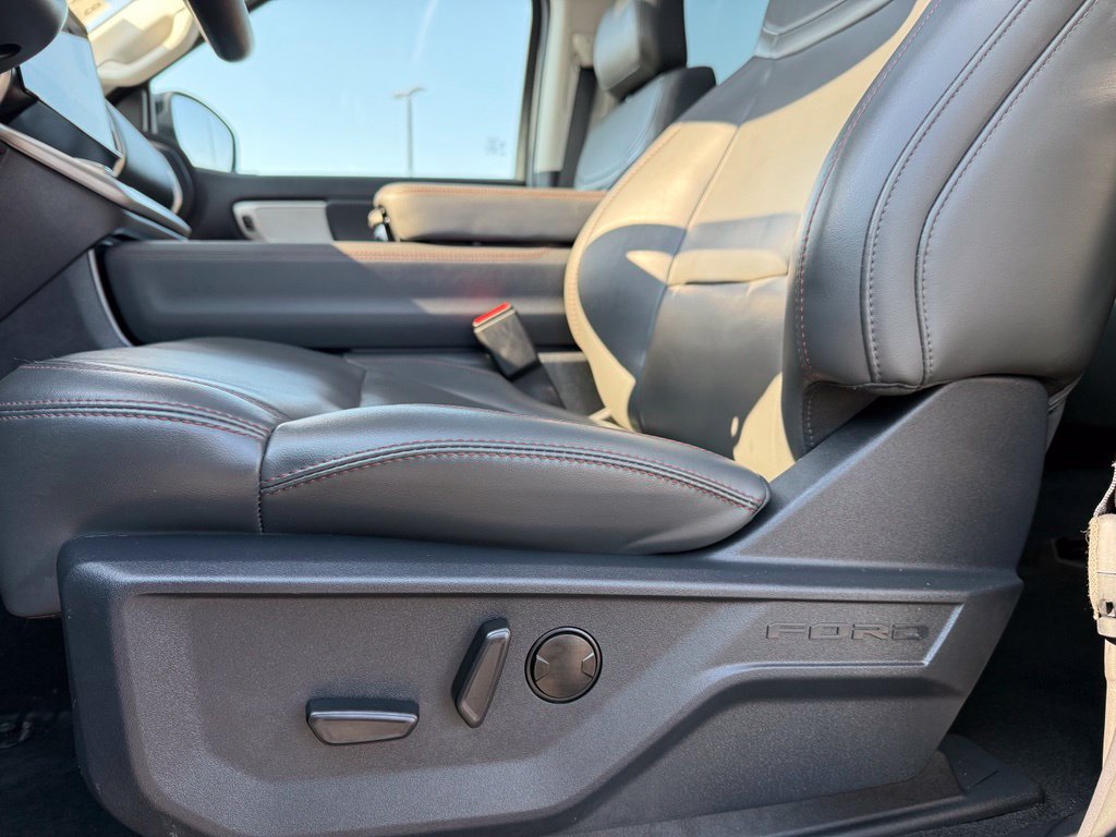 Used 2025 Ford Expedition Active AWD/4WD image 10