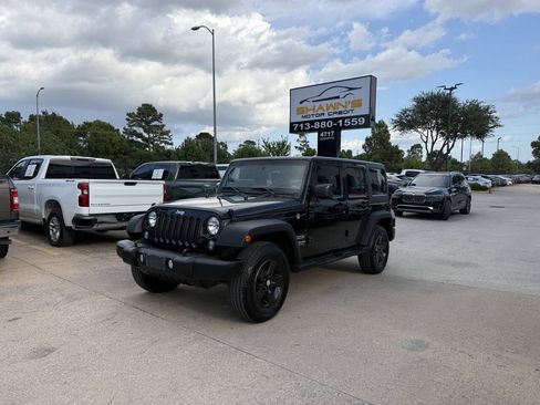 Used 2016 Jeep Wrangler Unlimited Sport AWD/4WD image 3