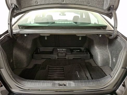 Used 2023 Nissan Altima 2.5 SV w/ SV Premium Package AWD/4WD image 30