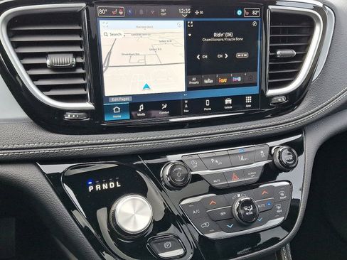 New 2026 Chrysler Pacifica Limited w/ S Appearance Package image 9