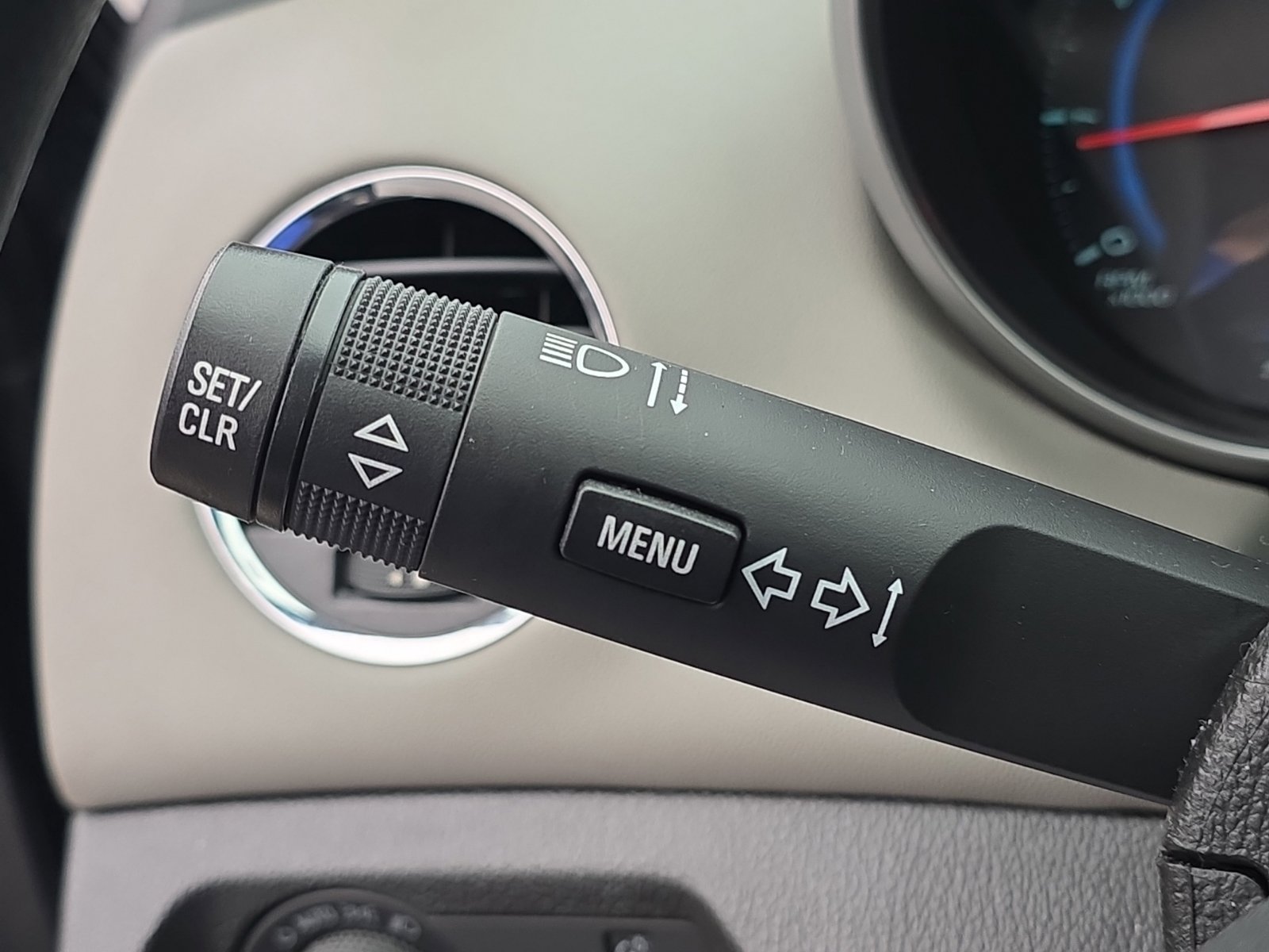 Used 2016 Chevrolet Cruze LT w/ Sun And Sound Package FWD image 28