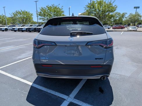 Used 2025 Honda HR-V Sport image 4