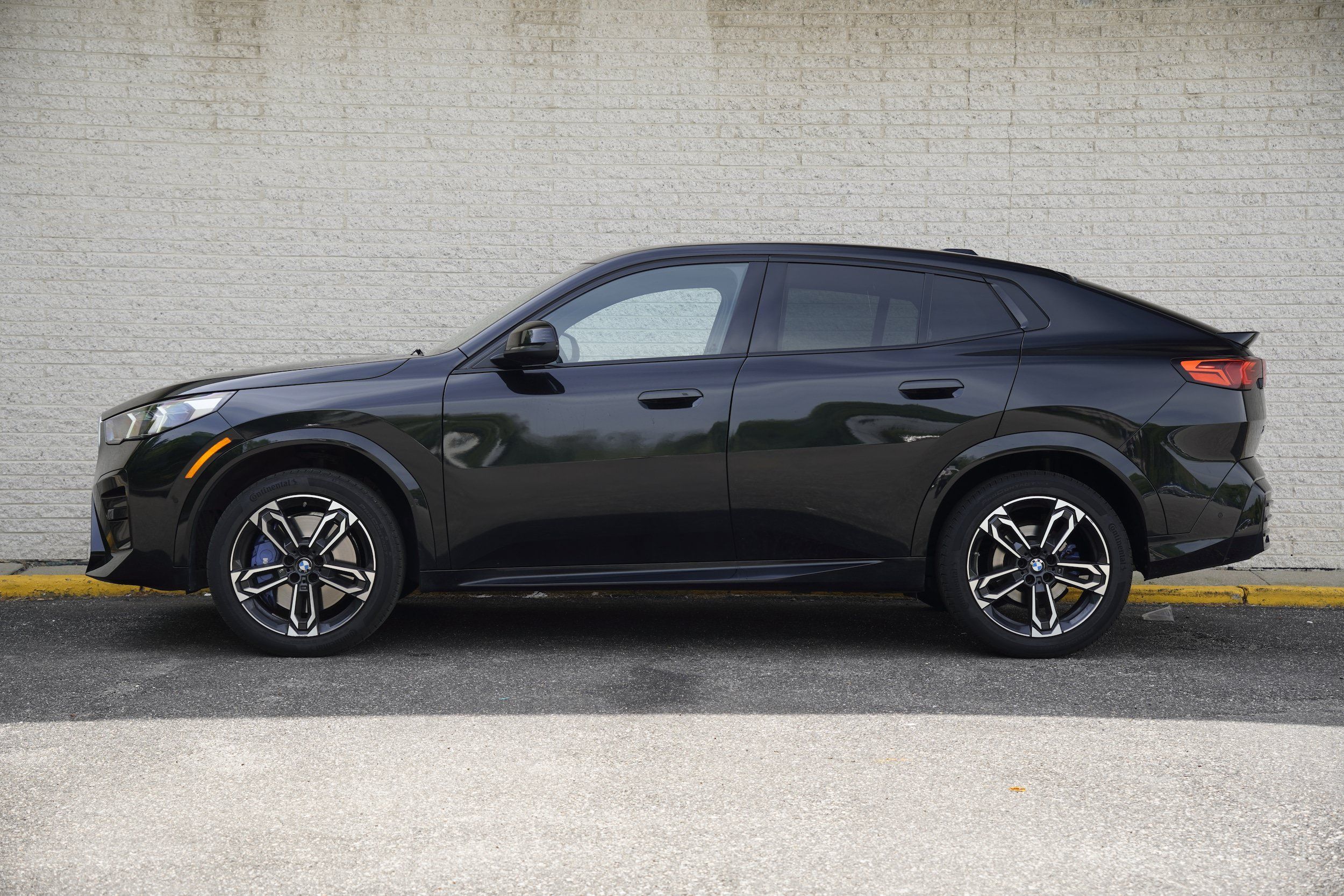 Used 2025 BMW X2 xDrive28i AWD/4WD image 4