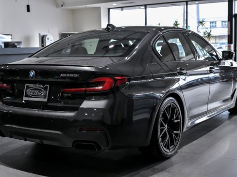 Used 2022 BMW M550i xDrive w/ Premium Package image 10