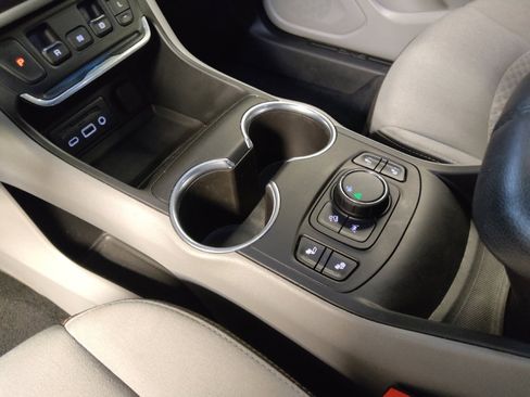 Used 2020 GMC Terrain SLE w/ Driver Convenience Package FWD image 26