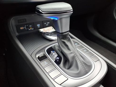 New 2026 Hyundai Kona SE image 9