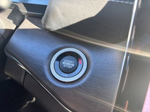 Used 2024 Jeep Grand Cherokee Overland w/ Trailer Tow Package image 12