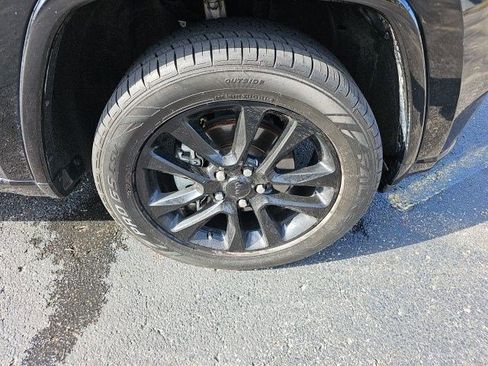 Used 2020 Jeep Grand Cherokee Altitude image 10