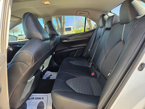 Used 2020 Toyota Camry SE image 14