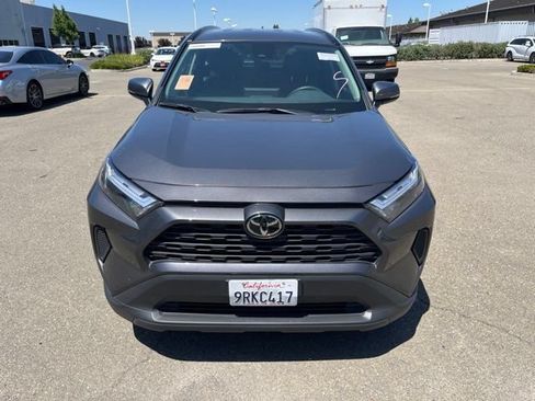 Used 2025 Toyota RAV4 XLE AWD/4WD image 2