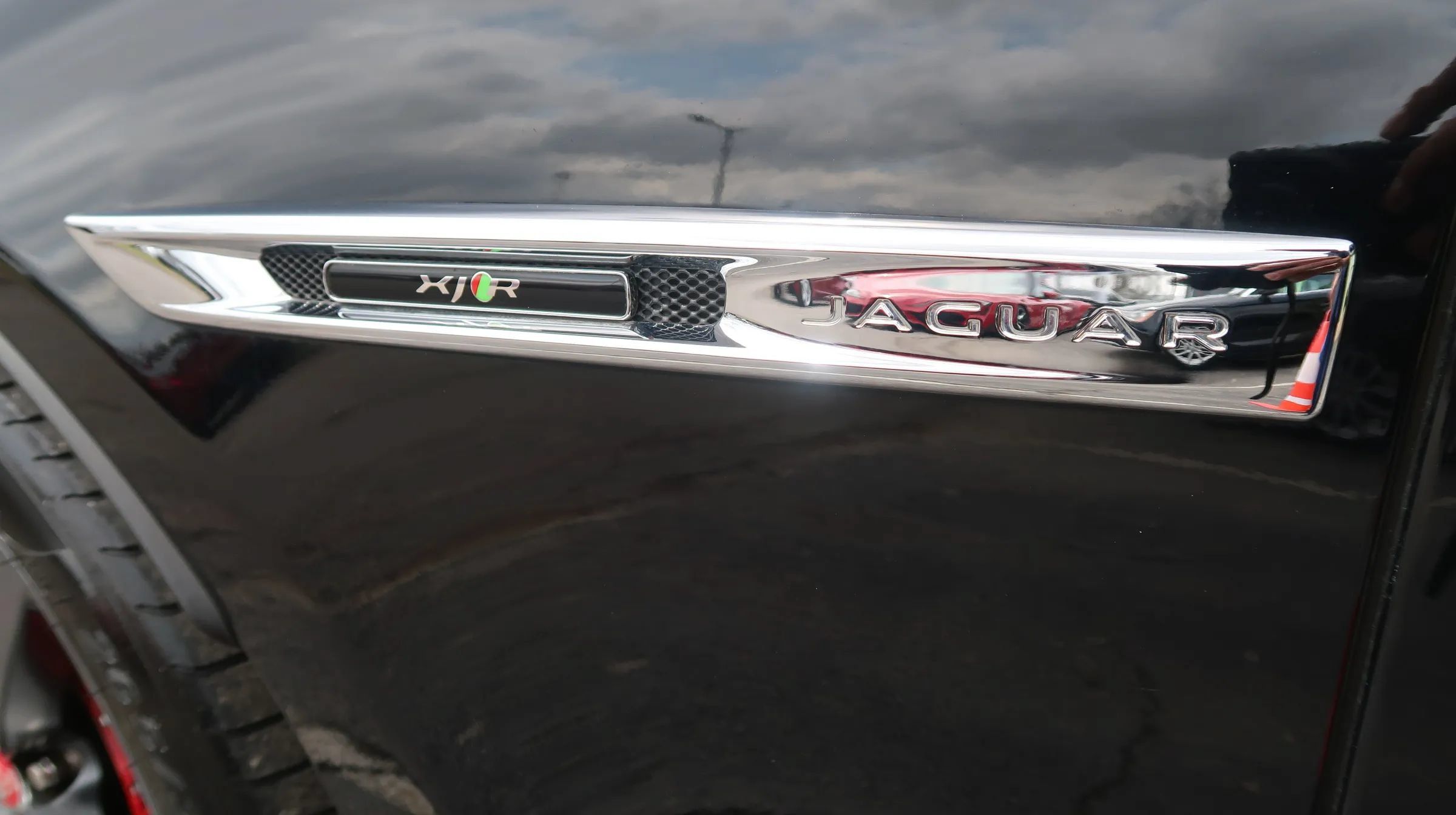 Used 2014 Jaguar XJ R LWB RWD image 51
