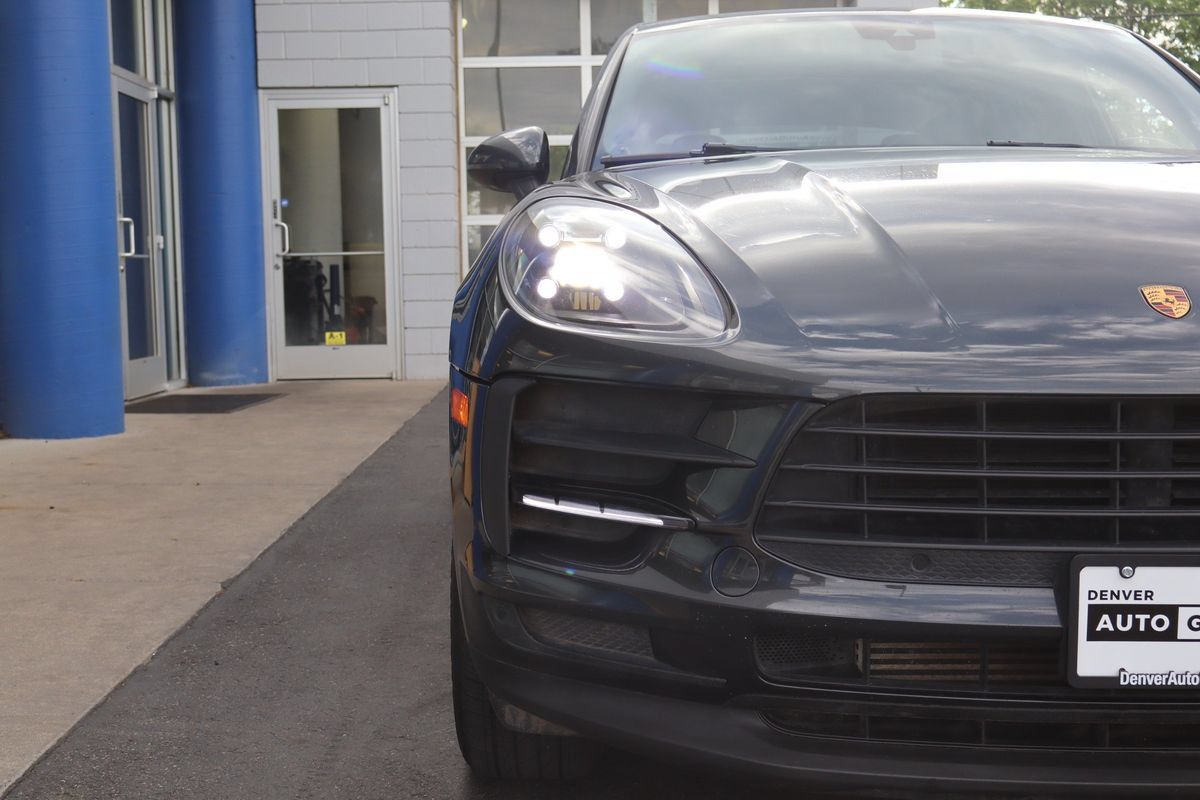 Used 2020 Porsche Macan AWD/4WD image 35