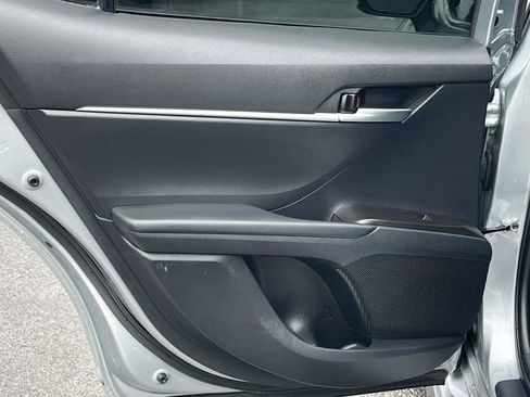 Used 2024 Toyota Camry SE image 16