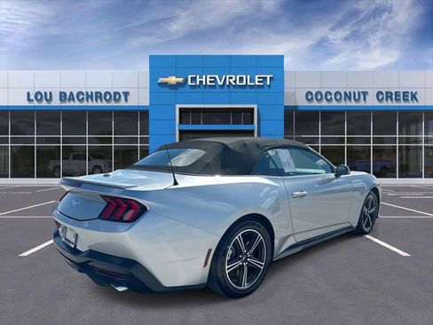 Used 2025 Ford Mustang Premium image 8