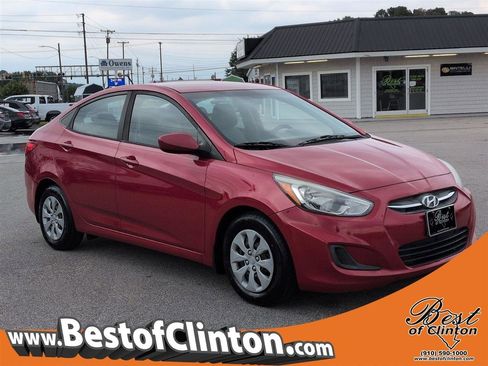 Used 2016 Hyundai Accent SE w/ Option Group 02 FWD image 1