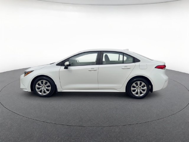 Used 2025 Toyota Corolla LE FWD image 3