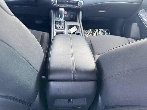 Used 2025 Nissan Sentra SV FWD image 19