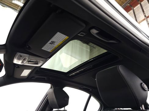 Used 2017 BMW 330i xDrive Sedan image 14