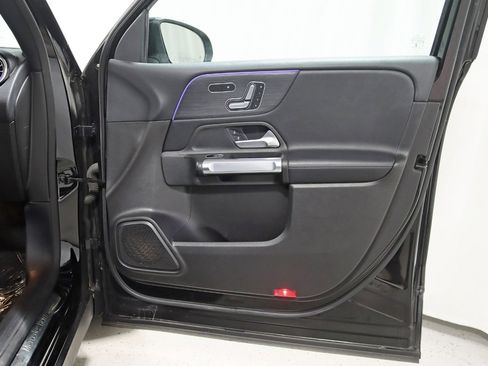Used 2020 Mercedes-Benz GLB 250 4MATIC image 31
