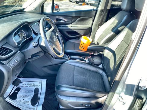Certified 2022 Buick Encore Preferred w/ Safety Package AWD/4WD image 29