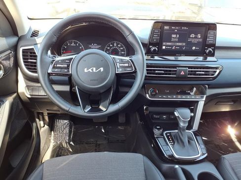 Certified 2023 Kia Seltos S FWD image 10