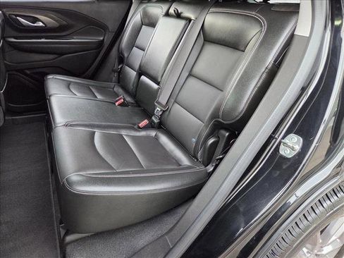 Used 2024 GMC Terrain SLT image 17