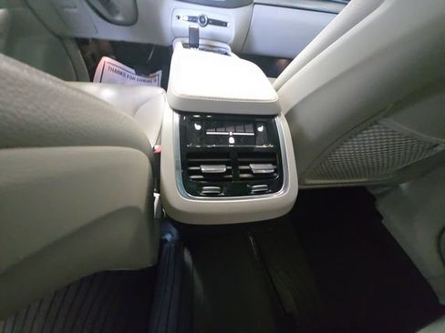 Used 2023 Volvo XC90 B5 Core w/ Protection Package Premier AWD/4WD image 28