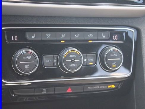 Used 2023 Volkswagen Atlas Cross Sport SE image 39