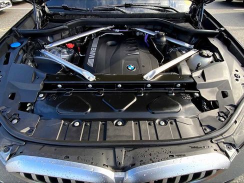 Used 2024 BMW X5 xDrive40i w/ Premium Package image 58