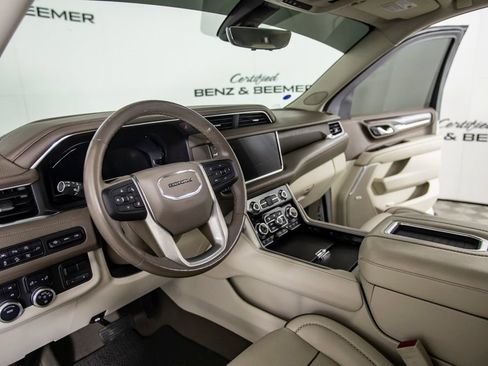 Used 2022 GMC Yukon Denali w/ Denali Premium Package AWD/4WD image 23