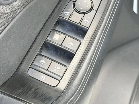 Used 2023 Nissan Rogue SV AWD/4WD image 12