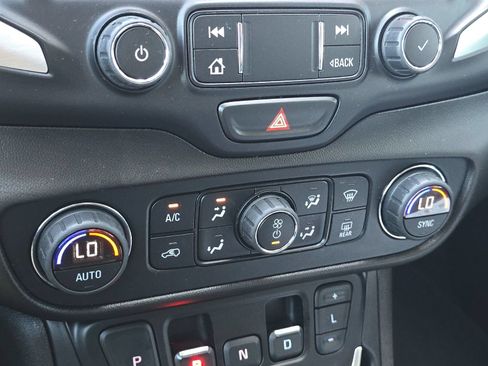 Used 2020 GMC Terrain SLT AWD/4WD image 22