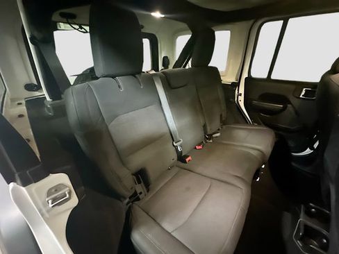 Used 2019 Jeep Wrangler Unlimited Sport S image 26