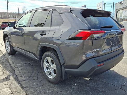 Used 2020 Toyota RAV4 XLE w/ Convenience Package image 4