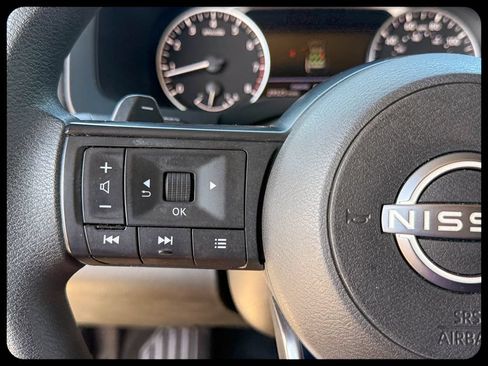 Used 2024 Nissan Pathfinder S FWD image 24