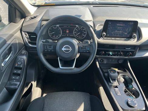 Used 2024 Nissan Rogue SV AWD/4WD image 24