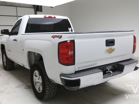 Used 2018 Chevrolet Silverado 1500 W/T AWD/4WD image 3