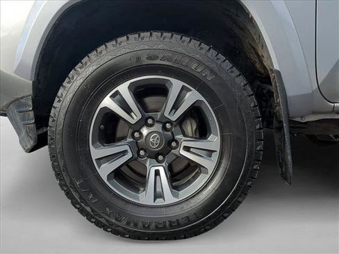 Used 2017 Toyota Tacoma SR5 image 27